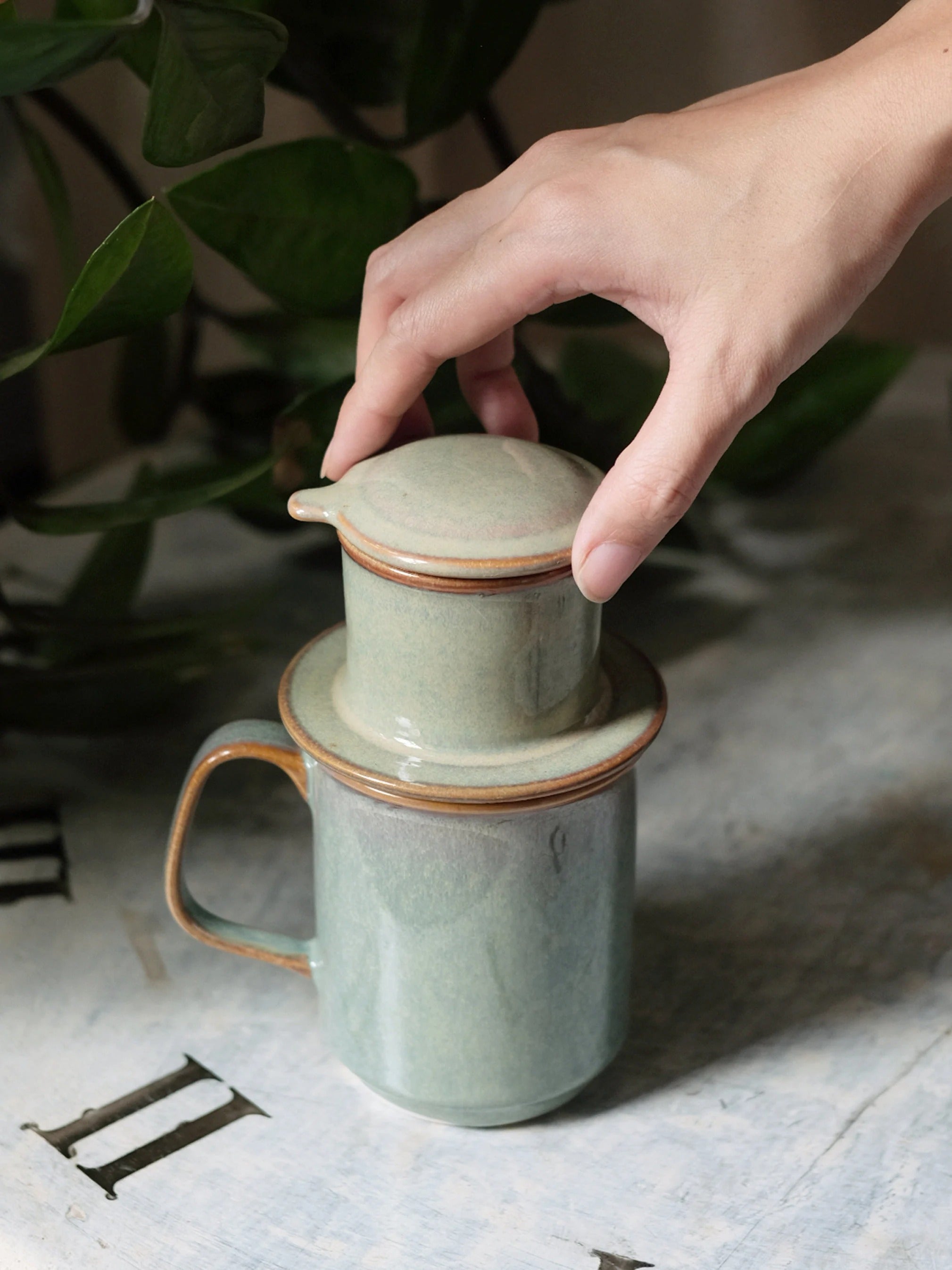 Tách Cà Phê Gốm Thủ Công – Men Phản Ứng, Xanh Keo